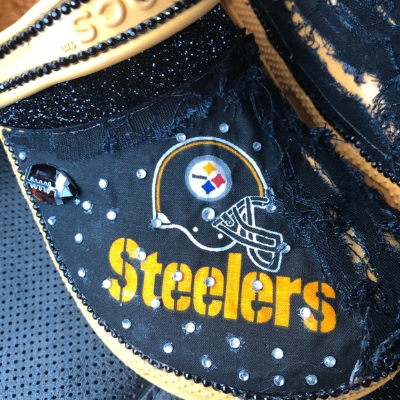 Crocs - Picture 2 of 3